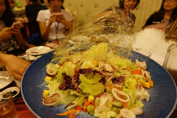 帝煲瓦罐煨湯館：(胖樺食記)宜蘭礁溪無菜單餐廳「帝煲瓦罐煨湯館」，宮廷式裝潢/16小時煲湯/神秘粽