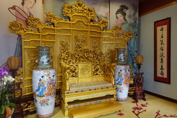 帝煲瓦罐煨湯館：(胖樺食記)宜蘭礁溪無菜單餐廳「帝煲瓦罐煨湯館」，宮廷式裝潢/16小時煲湯/神秘粽