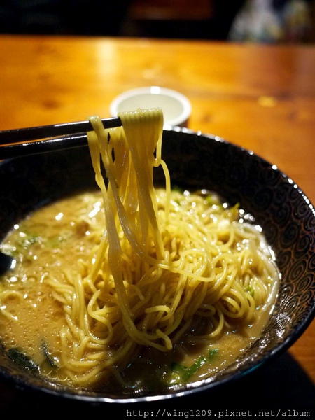 樂山溫泉拉麵(公園店)：［宜蘭小旅行］礁溪樂山溫泉拉麵二店。湯圍溝&礁溪溫泉公園