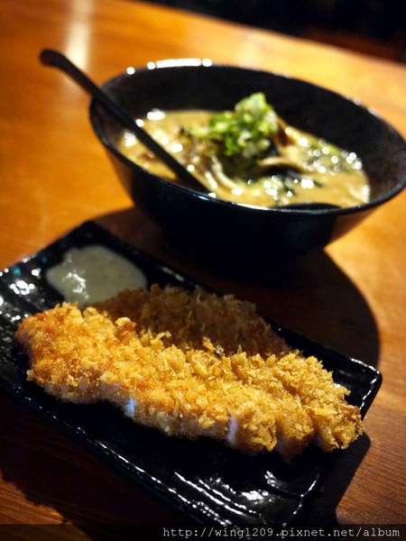 樂山溫泉拉麵(公園店)：［宜蘭小旅行］礁溪樂山溫泉拉麵二店。湯圍溝&礁溪溫泉公園