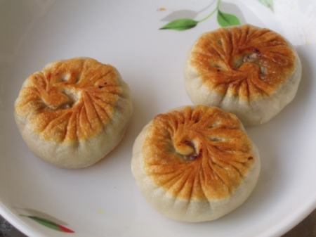 慕鈺華-手工三星青蔥餅(羅東本舖):豬肉餡餅~一定要來店裡吃