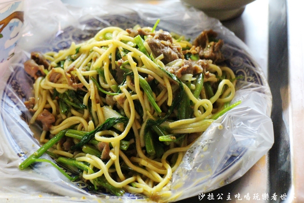 阿灶伯羊肉:羅東夜市超人氣排隊美食『阿灶伯羊肉』像豆花一般口感的臭豆腐