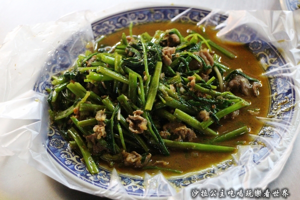 阿灶伯羊肉:羅東夜市超人氣排隊美食『阿灶伯羊肉』像豆花一般口感的臭豆腐