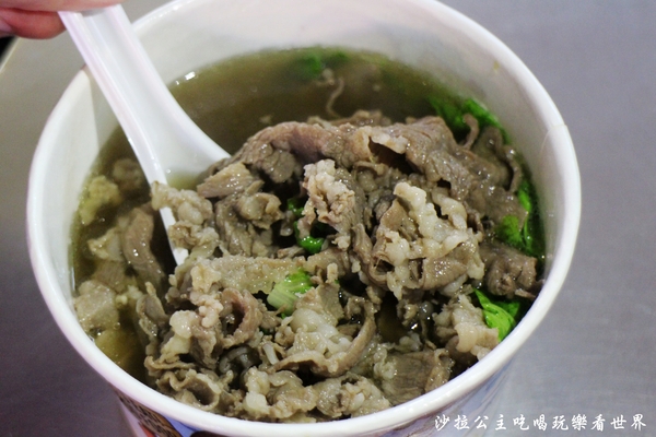 阿灶伯羊肉:羅東夜市超人氣排隊美食『阿灶伯羊肉』像豆花一般口感的臭豆腐