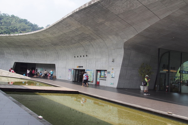 金盆阿嬤的香菇茶葉蛋：【南投・日月潭】阿婆茶葉蛋＆所長茶葉蛋