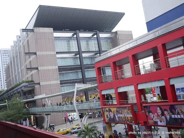 台北信義威秀影城:【景點】台北Vieshow Cinemas Taipei Hsin Yi 4DX 信義威秀影城4DX全感官影廳@信義世貿-捷運MRT台北101 : 影視體驗不打折,信義商圈的早期開拓者