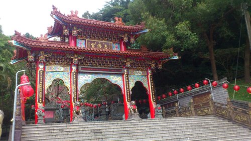 芝山岩:201304102117跟著捷運去踏青之芝山巖惠濟宮