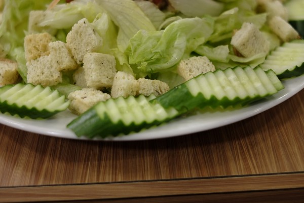 àlohas野草：嗑完沙拉我果然還是喜歡吃肉-àlohas野草