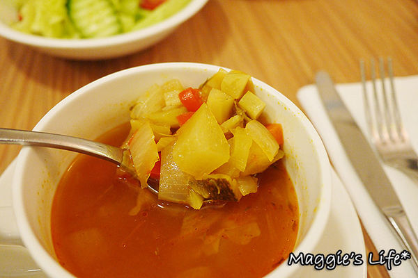 àlohas野草：台北美食。捷運國父紀念館【alohas野草歐式鄉村料理】紐西蘭草飼牛◆威靈頓牛排。漢堡