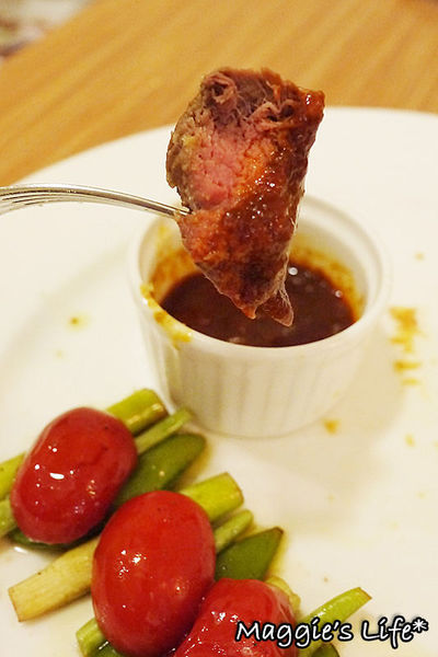 àlohas野草：台北美食。捷運國父紀念館【alohas野草歐式鄉村料理】紐西蘭草飼牛◆威靈頓牛排。漢堡