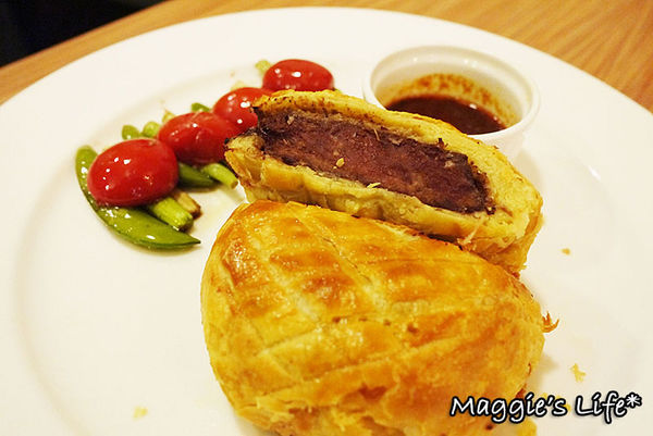 àlohas野草：台北美食。捷運國父紀念館【alohas野草歐式鄉村料理】紐西蘭草飼牛◆威靈頓牛排。漢堡