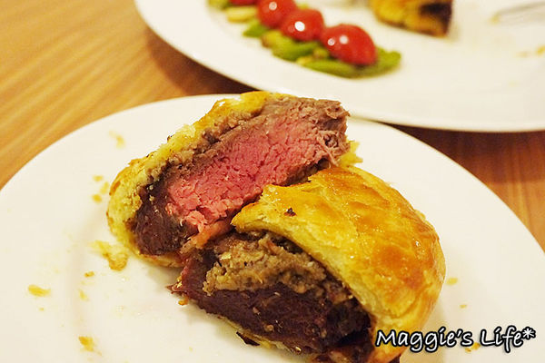 àlohas野草：台北美食。捷運國父紀念館【alohas野草歐式鄉村料理】紐西蘭草飼牛◆威靈頓牛排。漢堡