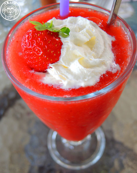 莓圃觀光休閒農園：作伙來企投【台北內湖･莓圃休閒觀光農園】庭園咖啡吃草莓料理