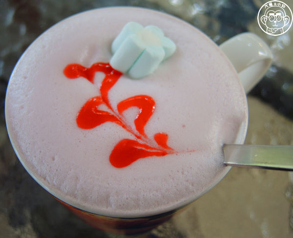 莓圃觀光休閒農園：作伙來企投【台北內湖･莓圃休閒觀光農園】庭園咖啡吃草莓料理