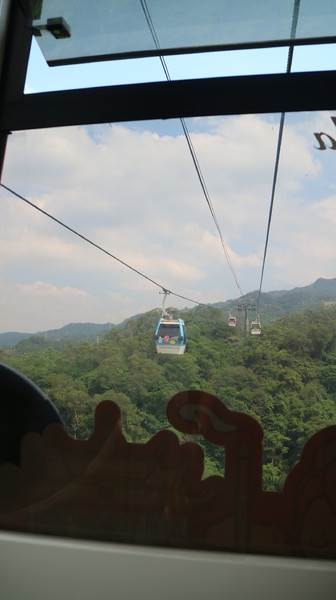 貓纜之眼：【台北旅遊】貓空纜車初體驗，水晶車廂超讚!