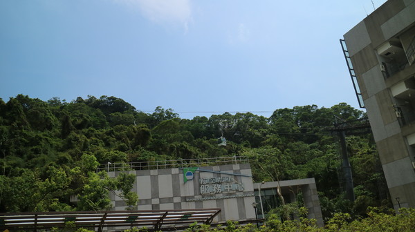 貓纜之眼：【台北旅遊】貓空纜車初體驗，水晶車廂超讚!