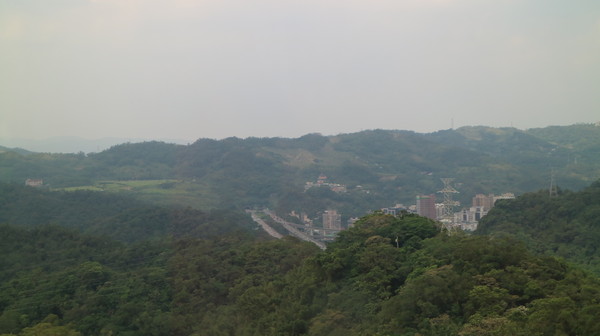 貓纜之眼：【台北旅遊】貓空纜車初體驗，水晶車廂超讚!
