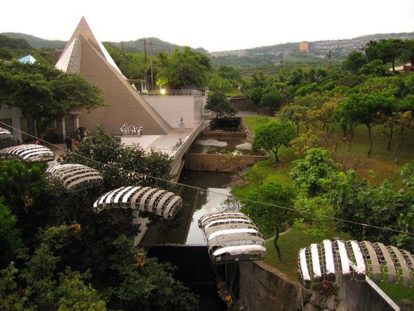 朱銘美術館:朱銘美術館 - 與大自然結合的藝術之旅