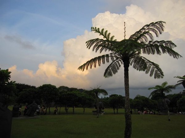 朱銘美術館:朱銘美術館 - 與大自然結合的藝術之旅