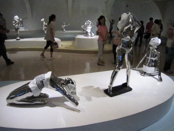 朱銘美術館:朱銘美術館 - 與大自然結合的藝術之旅