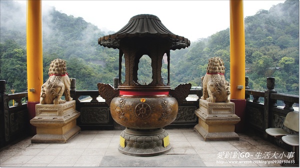 石碇五路財神廟：【新北市/石碇】補財庫的好地方~五路財神廟