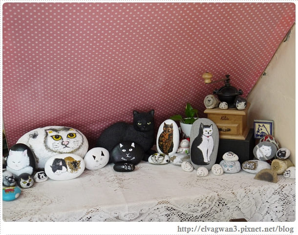 鐵道一日遊-平溪線鐵道之旅-猴硐車站-貓村-貓掌屋-小彩繪村-煤礦博物園區-貓咪鳳梨酥-Hou Tong-黑鼻-平溪天燈節-十分車站-天燈-孔明燈-四色天燈-十分老街-靜安吊橋-十分瀑布-眼鏡洞-榕樹下米粉湯-胡家天燈-元宵節-23-333-1