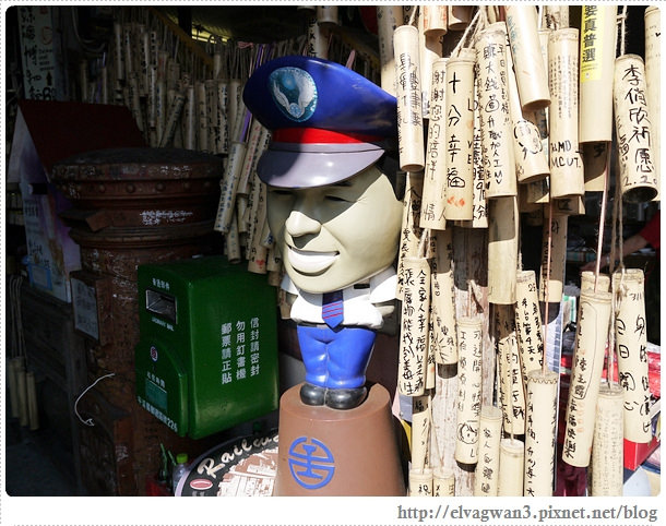 鐵道一日遊-鐵道一日遊-平溪線鐵道之旅-猴硐車站-貓村-貓掌屋-小彩繪村-煤礦博物園區-貓咪鳳梨酥-Hou Tong-黑鼻-平溪天燈節-十分車站-天燈-孔明燈-四色天燈-十分老街-靜安吊橋-十分瀑布-眼鏡洞-榕樹下米粉湯-胡家天燈-元宵節-40-421-1