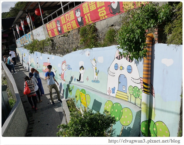 鐵道一日遊-平溪線鐵道之旅-猴硐車站-貓村-貓掌屋-小彩繪村-煤礦博物園區-貓咪鳳梨酥-Hou Tong-黑鼻-平溪天燈節-十分車站-天燈-孔明燈-四色天燈-十分老街-靜安吊橋-十分瀑布-眼鏡洞-榕樹下米粉湯-胡家天燈-元宵節-14-278-1