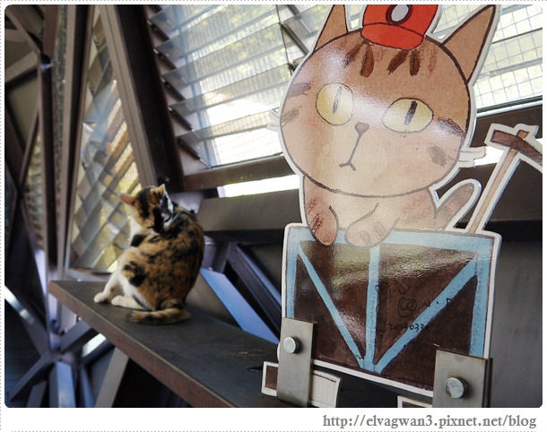 鐵道一日遊-平溪線鐵道之旅-猴硐車站-貓村-貓掌屋-小彩繪村-煤礦博物園區-貓咪鳳梨酥-Hou Tong-黑鼻-平溪天燈節-十分車站-天燈-孔明燈-四色天燈-十分老街-靜安吊橋-十分瀑布-眼鏡洞-榕樹下米粉湯-胡家天燈-元宵節-8-261-1