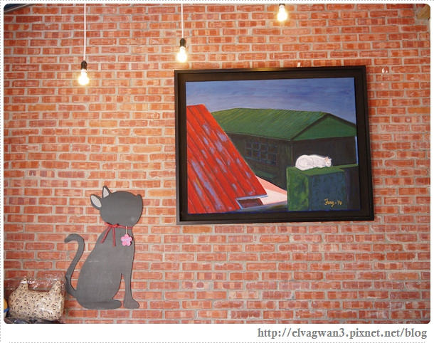 鐵道一日遊-平溪線鐵道之旅-猴硐車站-貓村-貓掌屋-小彩繪村-煤礦博物園區-貓咪鳳梨酥-Hou Tong-黑鼻-平溪天燈節-十分車站-天燈-孔明燈-四色天燈-十分老街-靜安吊橋-十分瀑布-眼鏡洞-榕樹下米粉湯-胡家天燈-元宵節-24-337-1