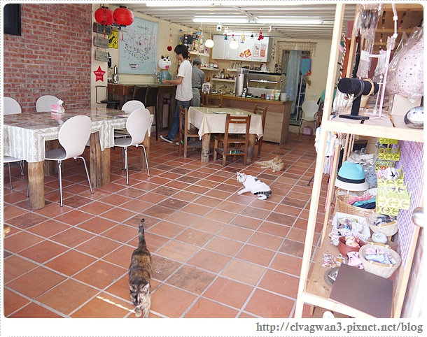 鐵道一日遊-平溪線鐵道之旅-猴硐車站-貓村-貓掌屋-小彩繪村-煤礦博物園區-貓咪鳳梨酥-Hou Tong-黑鼻-平溪天燈節-十分車站-天燈-孔明燈-四色天燈-十分老街-靜安吊橋-十分瀑布-眼鏡洞-榕樹下米粉湯-胡家天燈-元宵節-22-343-1