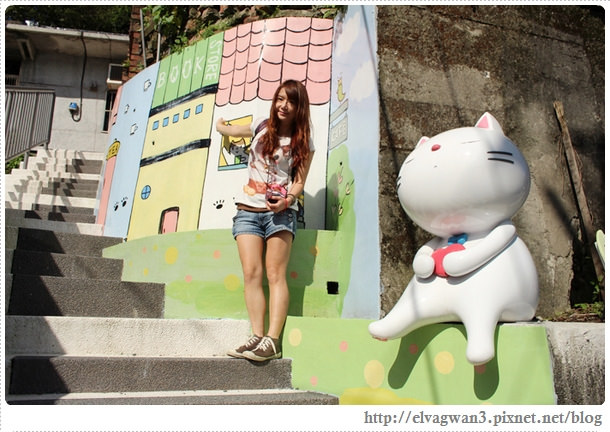 鐵道一日遊-平溪線鐵道之旅-猴硐車站-貓村-貓掌屋-小彩繪村-煤礦博物園區-貓咪鳳梨酥-Hou Tong-黑鼻-平溪天燈節-十分車站-天燈-孔明燈-四色天燈-十分老街-靜安吊橋-十分瀑布-眼鏡洞-榕樹下米粉湯-胡家天燈-元宵節-19-279-1