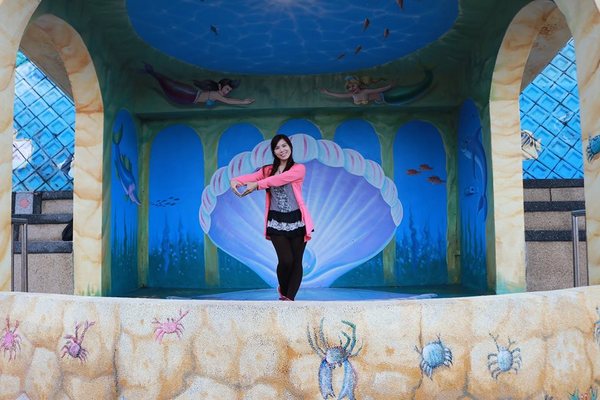 鼻頭國小：【新北市景點】海洋世界為主軸的鼻頭國小，依山傍海山海觀長城步道彩繪，司令台是美人魚的宮殿吶，充滿海洋風的美麗的國小