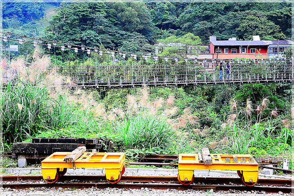十分車站:【新北】平溪區。十分車站 十分老街