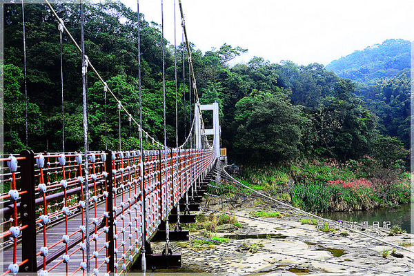 十分風景區:【新北】平溪區。十分風景區