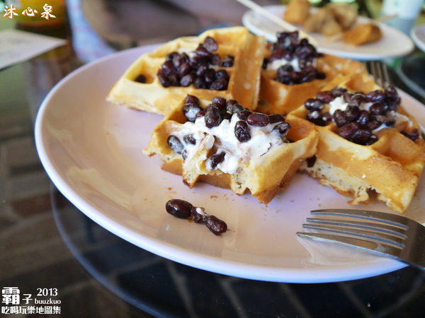 沐心泉休閒農場:倘佯在金色浪花中,沐心泉休閒農場˙金針花。