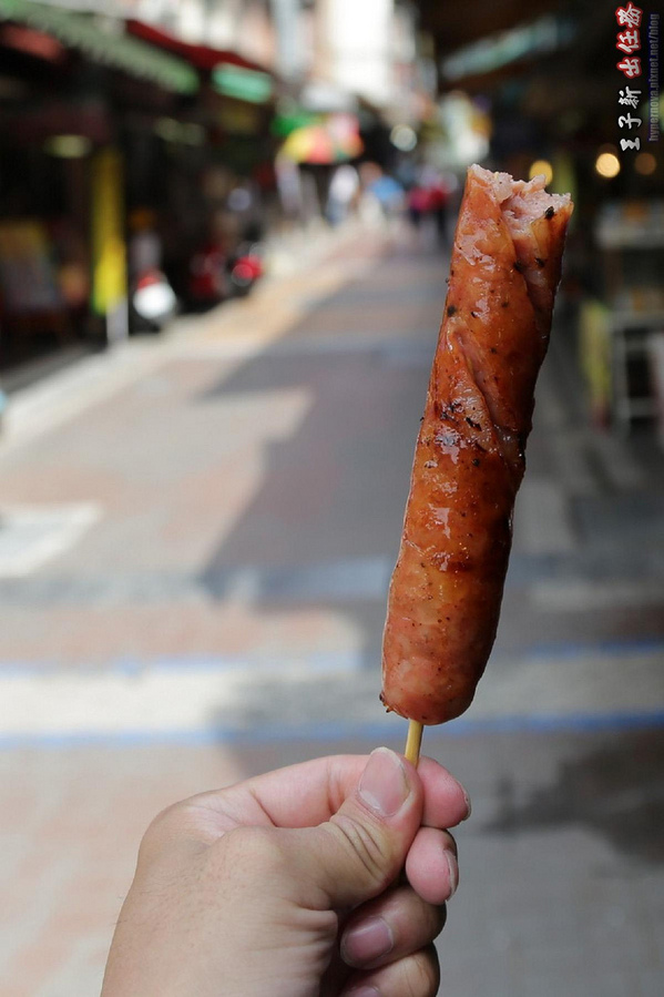 烏來老街：來去烏來住一晚 新北一日遊: 烏來老街 烏來溫泉 烏來吊橋 烏來瀑布 烏來纜車 台九線旅遊 檔車旅行