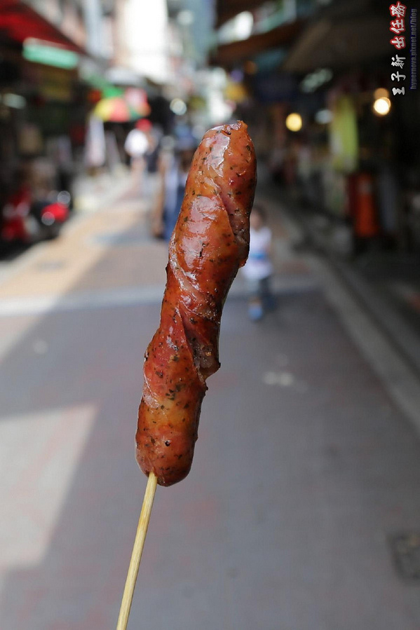 烏來老街：來去烏來住一晚 新北一日遊: 烏來老街 烏來溫泉 烏來吊橋 烏來瀑布 烏來纜車 台九線旅遊 檔車旅行