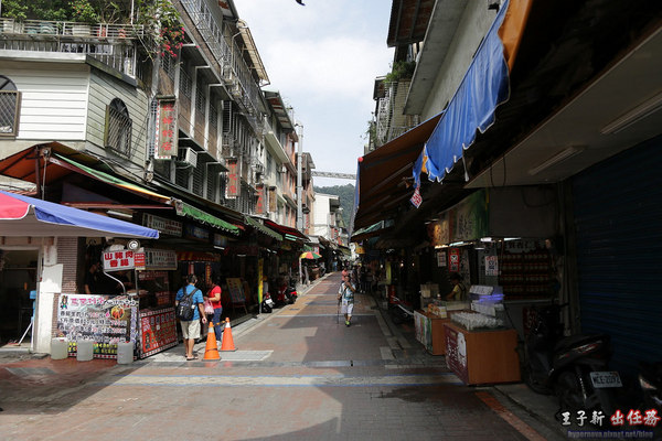 烏來老街：來去烏來住一晚 新北一日遊: 烏來老街 烏來溫泉 烏來吊橋 烏來瀑布 烏來纜車 台九線旅遊 檔車旅行