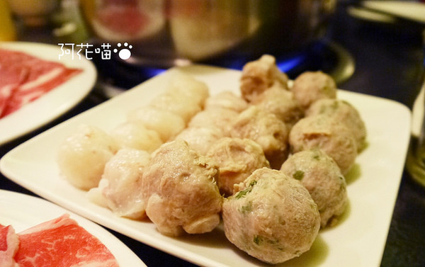 私宅打邊爐(長安店)：【南京復興│港式火鍋】『私宅打邊爐 / 長安店』肉質軟Q來著，手工丸子來店必點