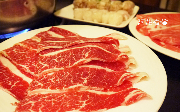 私宅打邊爐(長安店)：【南京復興│港式火鍋】『私宅打邊爐 / 長安店』肉質軟Q來著，手工丸子來店必點