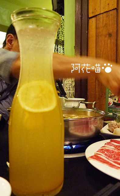 私宅打邊爐(長安店)：【南京復興│港式火鍋】『私宅打邊爐 / 長安店』肉質軟Q來著，手工丸子來店必點