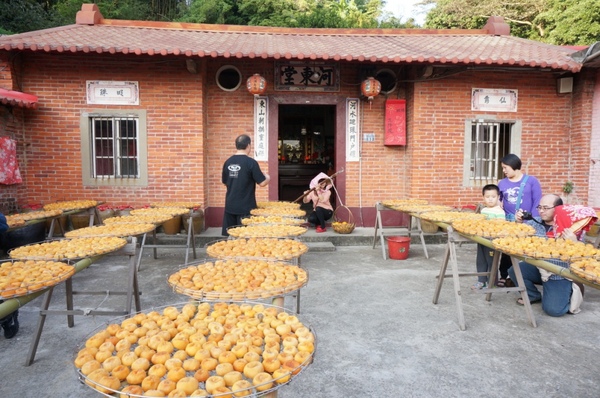味衛佳柿餅工廠：充滿活力的黃澄澄柿餅觀光農場【新埔/味衛佳柿餅觀光農場】