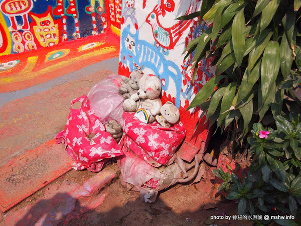 台中彩虹眷村：【景點】台中彩虹眷村&彩虹藝術公園@南屯 : 知名彩繪村？沒有想像中的有看頭,有主題的話可能會比較好!