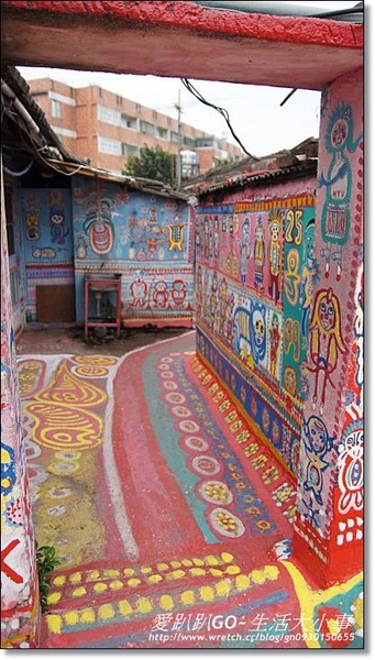 台中彩虹眷村：【台中/南屯】童話巷弄裡發現~彩虹眷村