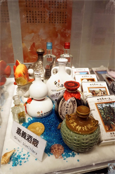 台中文化創意產業園區：[台中追五月天小旅行]台中 酒文化館~讓人大飽眼福的酒國之姿