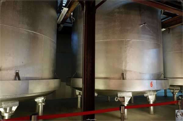 台中文化創意產業園區：[台中追五月天小旅行]台中 酒文化館~讓人大飽眼福的酒國之姿