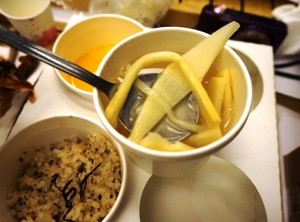 紙箱王創意園區 大坑店：台中大坑- 紙箱王 :  被紙箱包圍的世界! ~用餐分享~