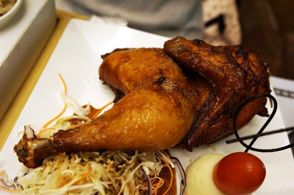 紙箱王創意園區 大坑店：台中大坑- 紙箱王 :  被紙箱包圍的世界! ~用餐分享~