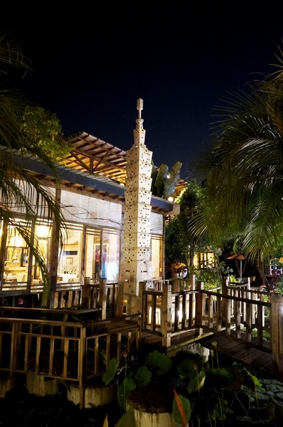 紙箱王創意園區 大坑店：台中大坑- 紙箱王 :  被紙箱包圍的世界! ~用餐分享~